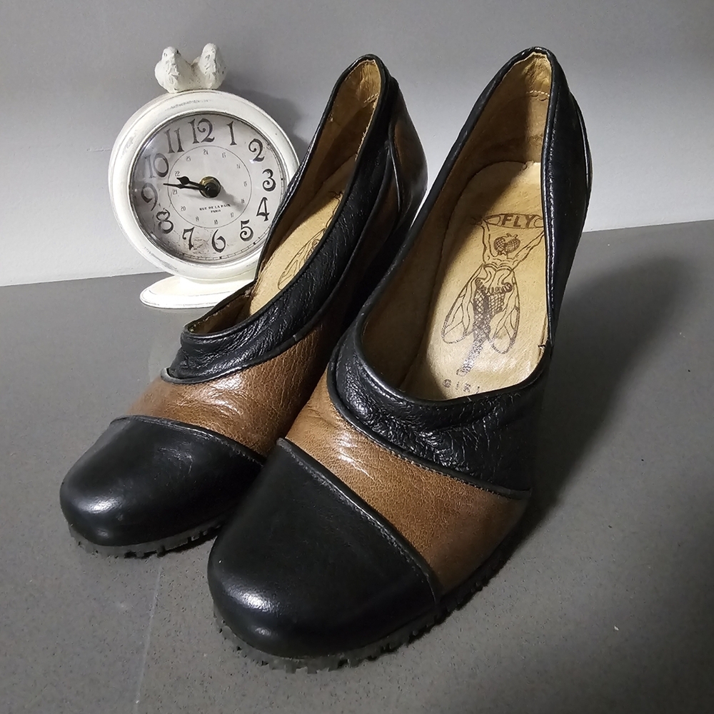Stylish Black and Brown Women's Fly London Shoes - Picture 1 of 6